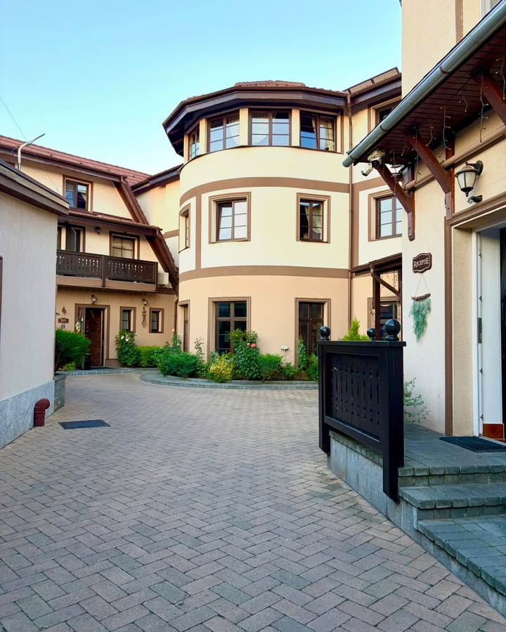 Un teambuilding bun nu înseamnă doar să ieși din birou. Înseamnă să schimbi complet ritmul.…